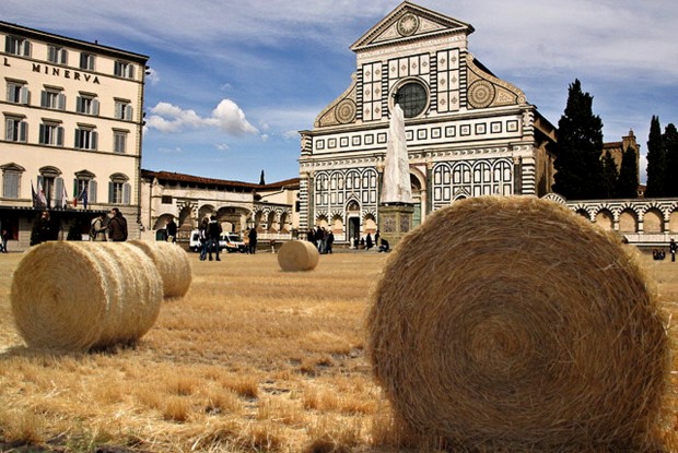 Countryside in Florence Center Neat to imagine the countryside in Piazza Santa Maria Novella!